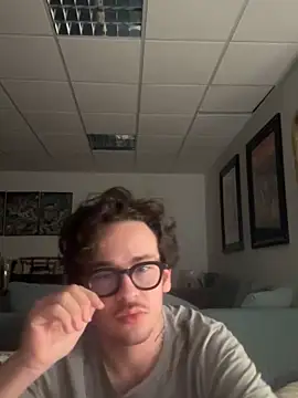 Snapshot of hardmecl chatting on March 3, 11:24 pm hardmecl online show from March 3, 11:24 pm