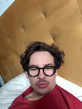 Snapshot of hardmecl chatting on March 9, 10:41 am hardmecl online show from March 9, 10:41 am