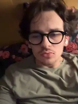 Snapshot of hardmecl chatting on March 12, 8:52 pm hardmecl online show from March 12, 8:52 pm