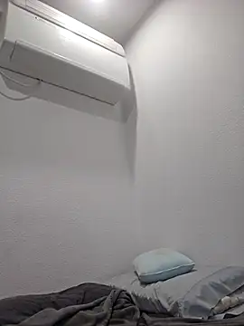 Iliketocooksquirt25 online show from February 10, 7:18 pm