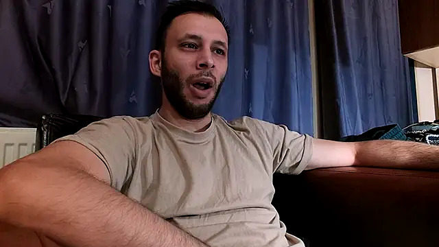 henryaxe online show from December 5, 7:06 pm