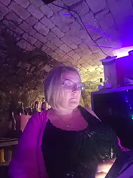 Snapshot of lady_charlyne chatting on July 24, 7:45 pm lady charlyne online show from July 24, 7:45 pm