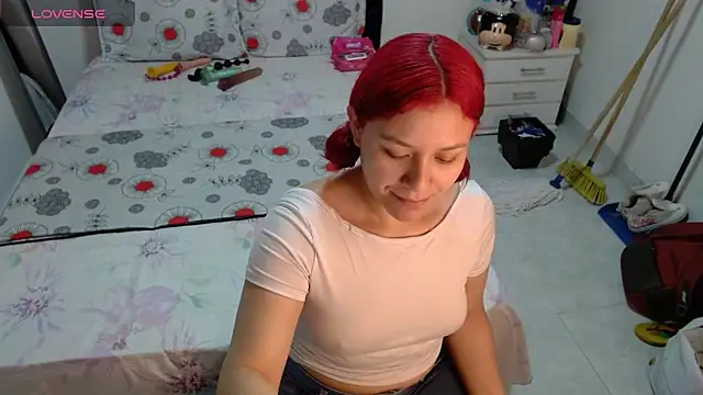 Snapshot of soniafuckboobs chatting on April 29, 12:31 pm soniafuckboobs online show from April 29, 12:31 pm