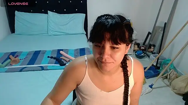 Snapshot of soniafuckboobs chatting on July 29, 12:14 pm soniafuckboobs online show from July 29, 12:14 pm
