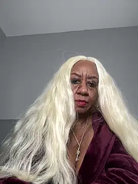 BreanaDivine online show from February 9, 6:05 pm