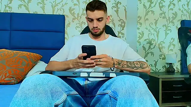 Michael magno online show from April 9, 9:31 pm