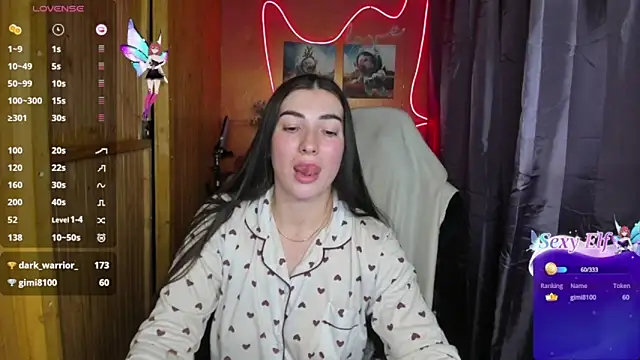 Snapshot of Fiery_Brunette_ chatting on December 31, 5:55 am Fiery Brunette online show from December 31, 5:55 am