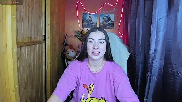 Snapshot of Fiery_Brunette_ chatting on January 4, 9:00 am Fiery Brunette online show from January 4, 9:00 am