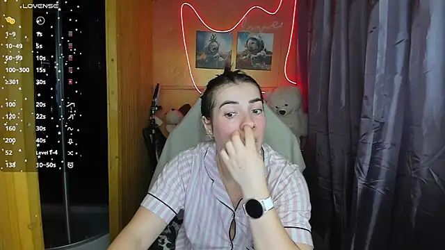 Snapshot of Fiery_Brunette_ chatting on February 28, 11:25 am Fiery Brunette online show from February 28, 11:25 am