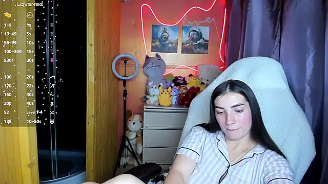 Snapshot of Fiery_Brunette_ chatting on September 18, 9:44 am Fiery Brunette online show from September 18, 9:44 am