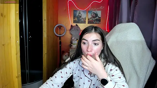 Snapshot of Fiery_Brunette_ chatting on October 1, 10:21 am Fiery Brunette online show from October 1, 10:21 am