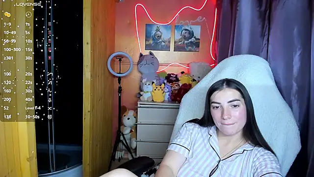 Snapshot of Fiery_Brunette_ chatting on October 3, 4:15 pm Fiery Brunette online show from October 3, 4:15 pm