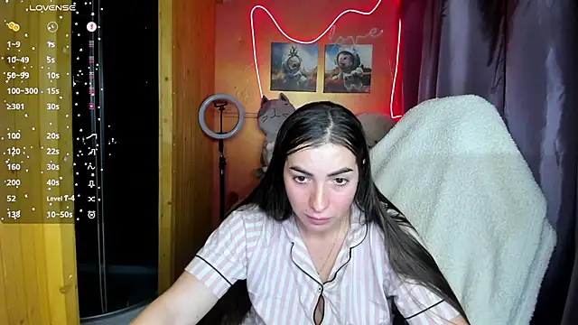 Snapshot of Fiery_Brunette_ chatting on October 6, 12:13 pm Fiery Brunette online show from October 6, 12:13 pm