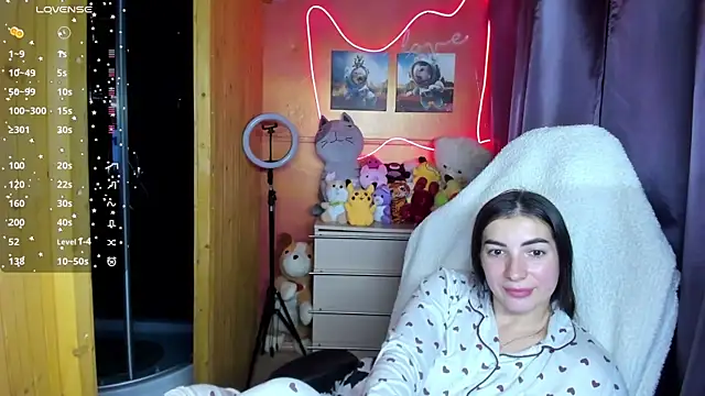 Snapshot of Fiery_Brunette_ chatting on October 8, 5:54 pm Fiery Brunette online show from October 8, 5:54 pm