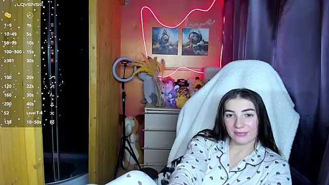 Snapshot of Fiery_Brunette_ chatting on December 3, 10:13 am Fiery Brunette online show from December 3, 10:13 am