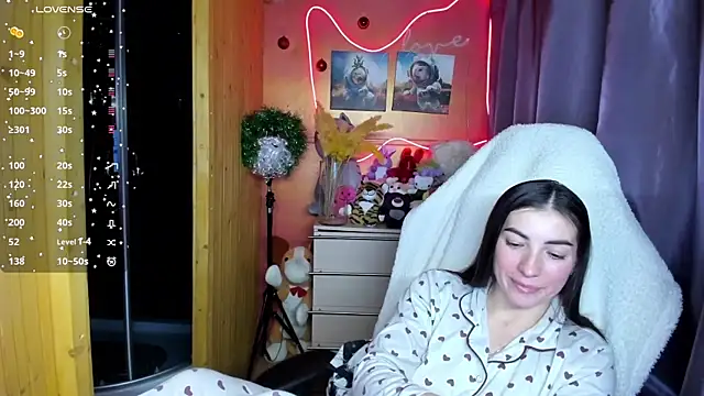 Snapshot of Fiery_Brunette_ chatting on December 22, 1:52 pm Fiery Brunette online show from December 22, 1:52 pm