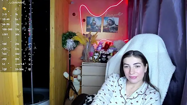 Snapshot of Fiery_Brunette_ chatting on January 11, 7:02 am Fiery Brunette online show from January 11, 7:02 am