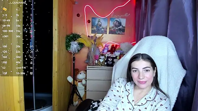 Snapshot of Fiery_Brunette_ chatting on January 11, 7:08 pm Fiery Brunette online show from January 11, 7:08 pm