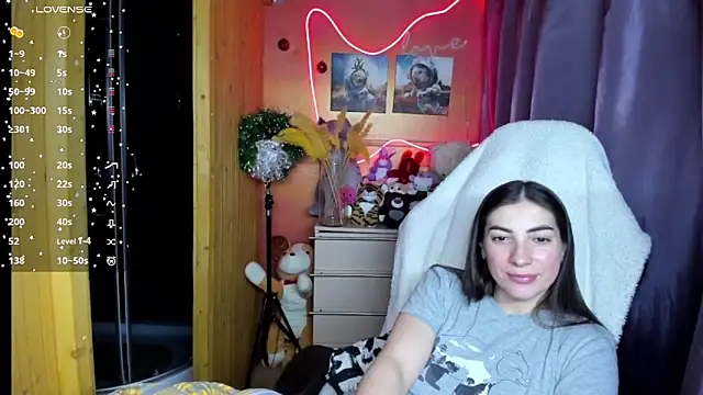 Snapshot of Fiery_Brunette_ chatting on January 13, 4:18 am Fiery Brunette online show from January 13, 4:18 am