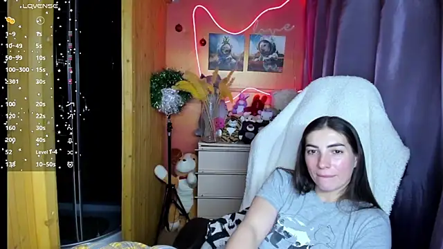 Snapshot of Fiery_Brunette_ chatting on January 13, 4:23 pm Fiery Brunette online show from January 13, 4:23 pm