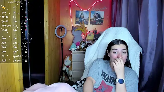 Snapshot of Fiery_Brunette_ chatting on March 4, 1:33 am Fiery Brunette online show from March 4, 1:33 am