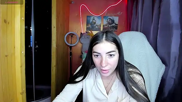 Snapshot of Fiery_Brunette_ chatting on May 18, 6:30 am Fiery Brunette online show from May 18, 6:30 am