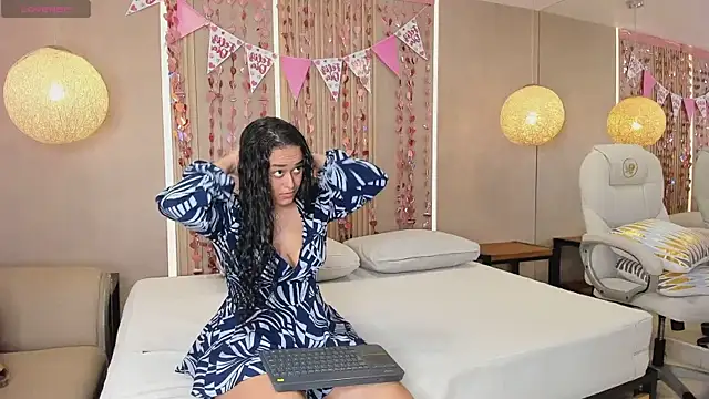 sabrina shark  online show from February 13, 1:56 am