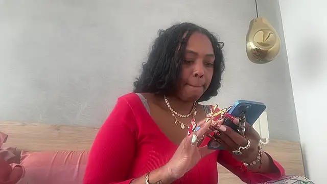 ChocolateCakeQueen online show from April 4, 6:16 pm