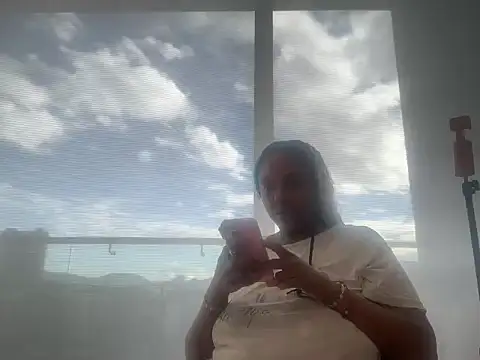 Snapshot of ChocolateCakeQueen chatting on July 17, 12:23 pm ChocolateCakeQueen online show from July 17, 12:23 pm
