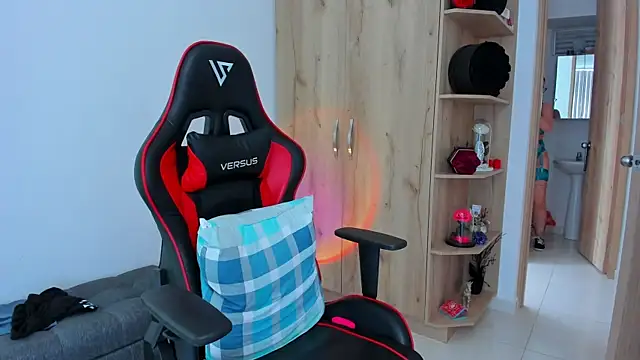  amanda seyfried19 online show from February 17, 4:13 pm