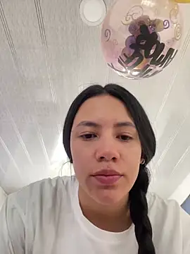 Snapshot of hannahb-e chatting on January 31, 3:44 pm hannahb-e online show from January 31, 3:44 pm