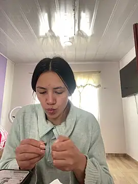 hannahb-e online show from July 14, 4:45 pm