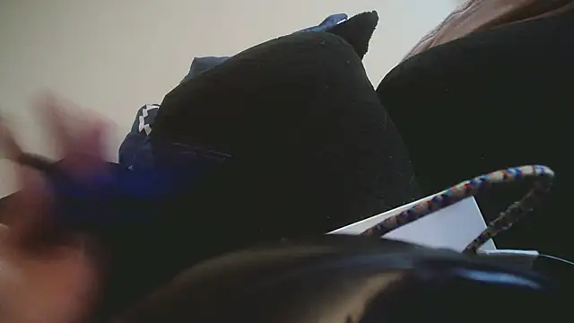 EXOTICLEXXXI online show from April 17, 6:05 am