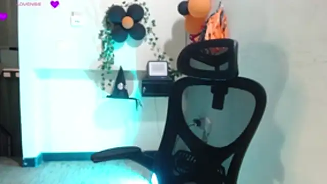 Snapshot of _samara chatting on October 19, 12:06 pm samara online show from October 19, 12:06 pm