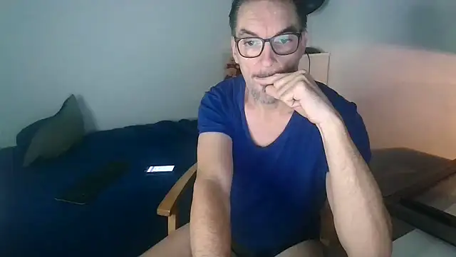 Snapshot of francky-libertin chatting on January 21, 12:04 am francky-libertin online show from January 21, 12:04 am