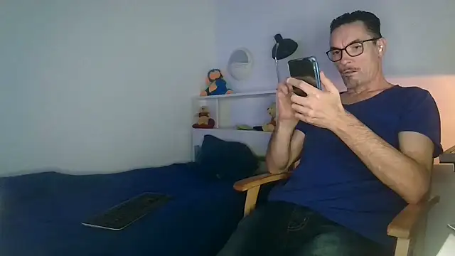 Snapshot of francky-libertin chatting on January 22, 8:17 pm francky-libertin online show from January 22, 8:17 pm