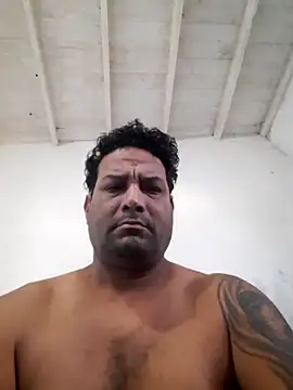 Snapshot of hecwil8 chatting on May 17, 2:24 pm hecwil8 online show from May 17, 2:24 pm