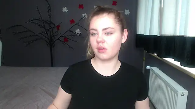 IsabellaBler online show from April 10, 5:45 am