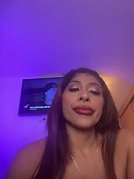 Snapshot of canela_10 chatting on June 15, 12:02 am canela 10 online show from June 15, 12:02 am