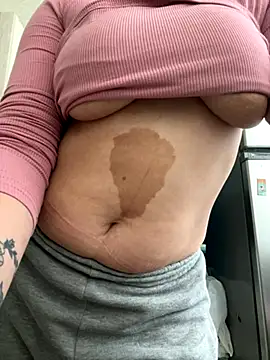 Angel  lika online show from October 31, 6:47 am