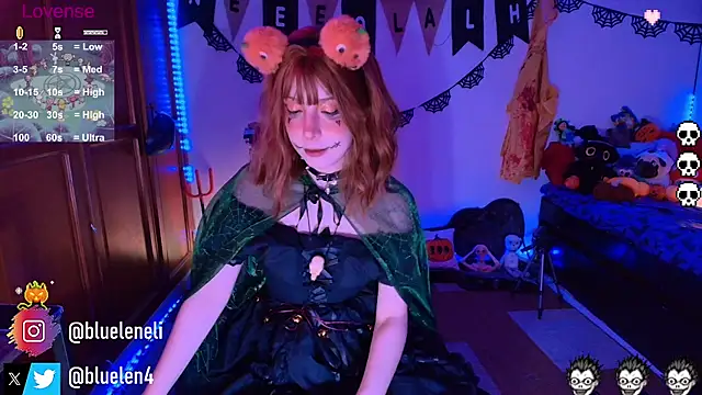 bluelen online show from October 31, 9:21 am