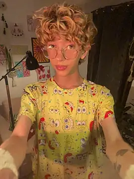 Snapshot of lyamthommpson chatting on February 10, 3:54 am lyamthommpson online show from February 10, 3:54 am