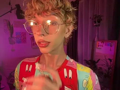 Snapshot of lyamthommpson chatting on February 24, 4:32 am lyamthommpson online show from February 24, 4:32 am