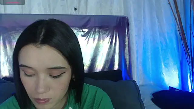 Snapshot of megan_lover chatting on October 2, 2:18 am megan lover online show from October 2, 2:18 am