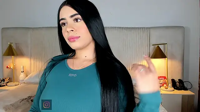 Snapshot of susan_zc chatting on February 26, 8:19 pm susan zc online show from February 26, 8:19 pm