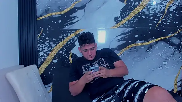 Snapshot of sweethot___ chatting on September 21, 2:19 pm sweethot online show from September 21, 2:19 pm