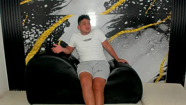 Snapshot of sweethot___ chatting on October 2, 2:46 pm sweethot online show from October 2, 2:46 pm