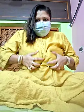 Snapshot of kunjan789 chatting on February 15, 1:42 am kunjan789 online show from February 15, 1:42 am