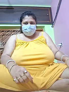 Snapshot of kunjan789 chatting on February 24, 1:13 am kunjan789 online show from February 24, 1:13 am