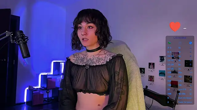 Snapshot of deadlysweet chatting on December 20, 10:43 pm deadlysweet online show from December 20, 10:43 pm